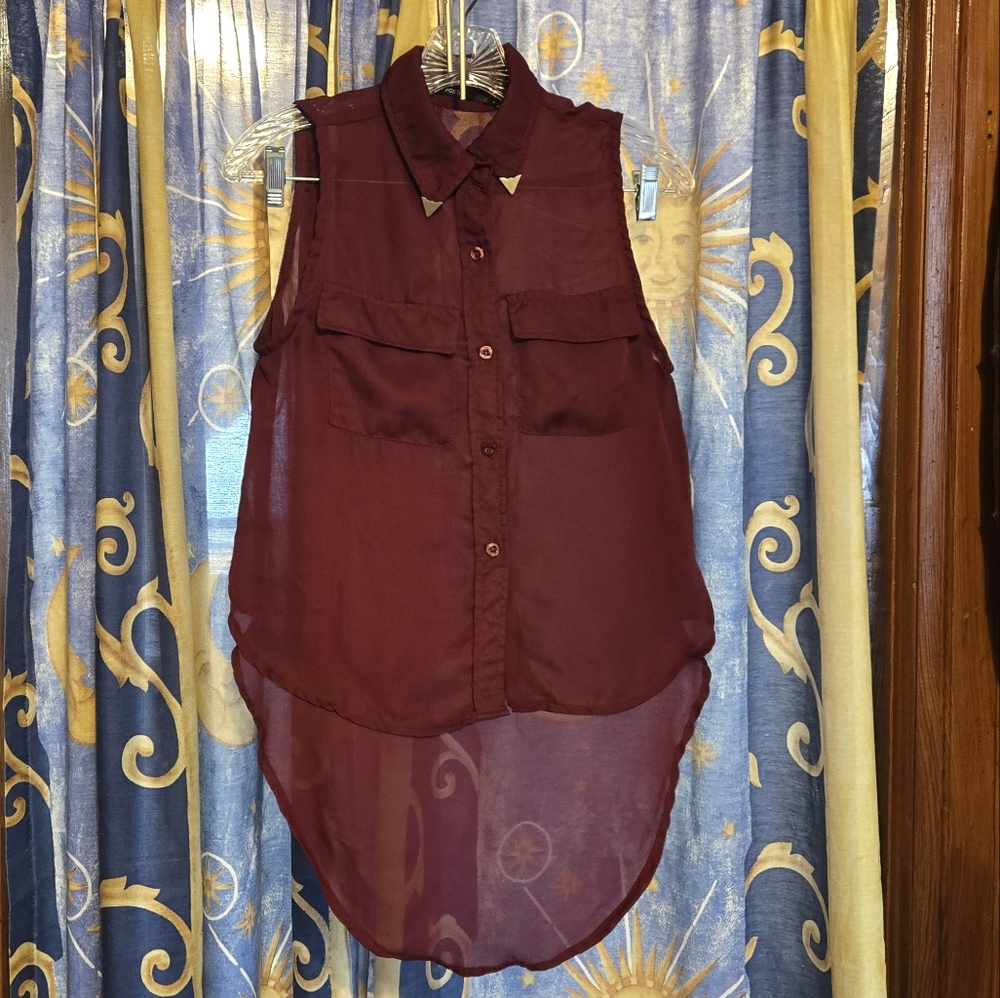 Poetry Sleeveless Burgundy Button-Up Top Size M